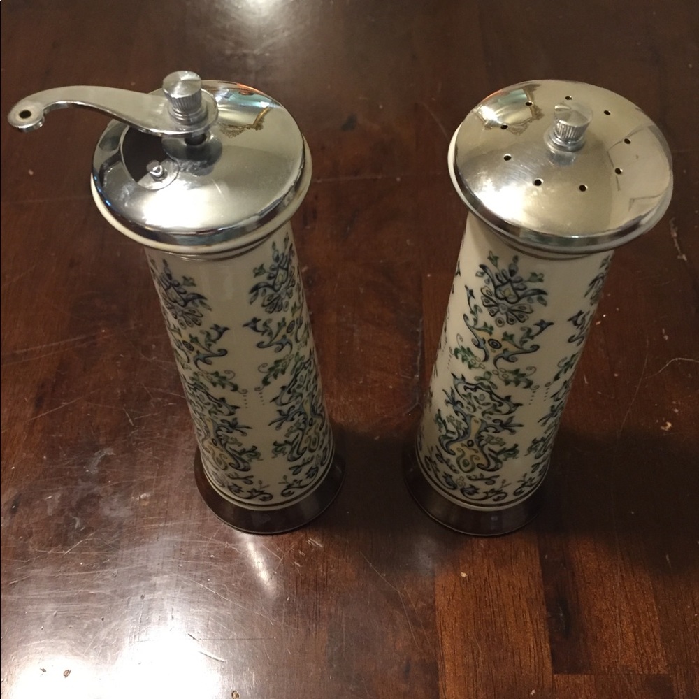 Lenox salt and pepper shaker / grinder